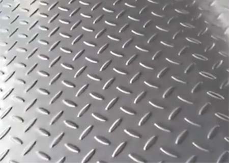 Lentil shaped anti-skid aluminum plate